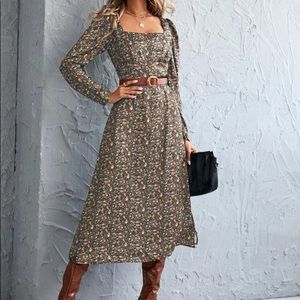 NWOT Long sleeve ditsy floral dress